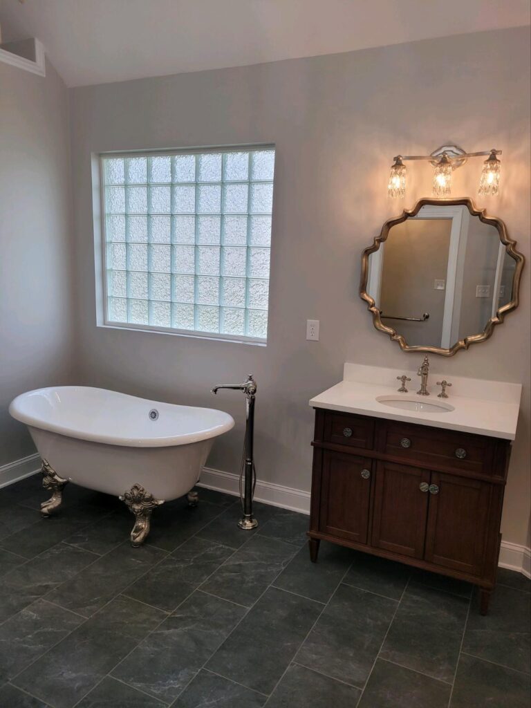Stand alone tub
